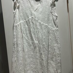 ANDREE BY UNIT White Floral Eyelet Top